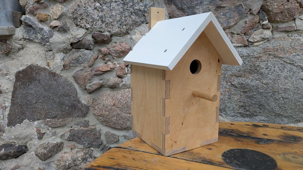 Birdhouse with Finger Joints made with CNC